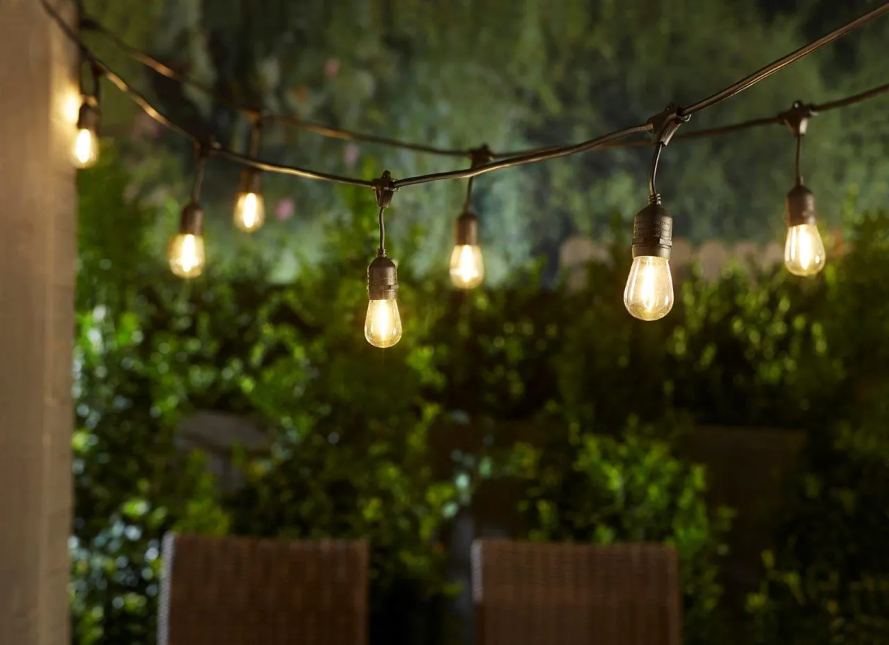 Harbor Breeze 24-ft Plug-in Black Outdoor String Light with 12 White -Light LED Edison Bulbs