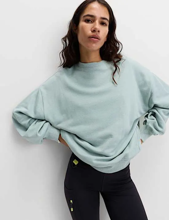 Sweatshirt in Übergröße mit hohem Baumwollanteil und Rundhalsausschnitt