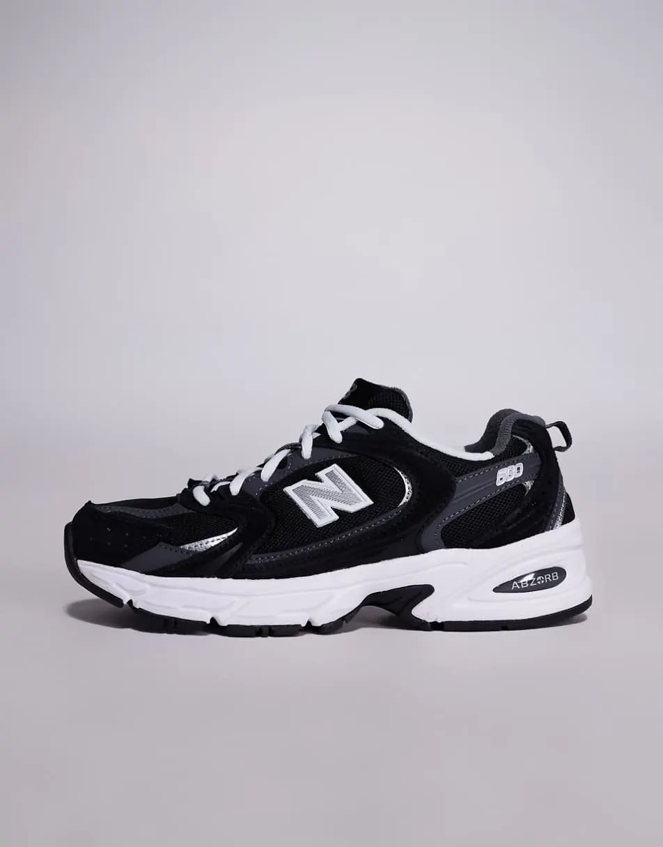 New Balance 530 trainers in black