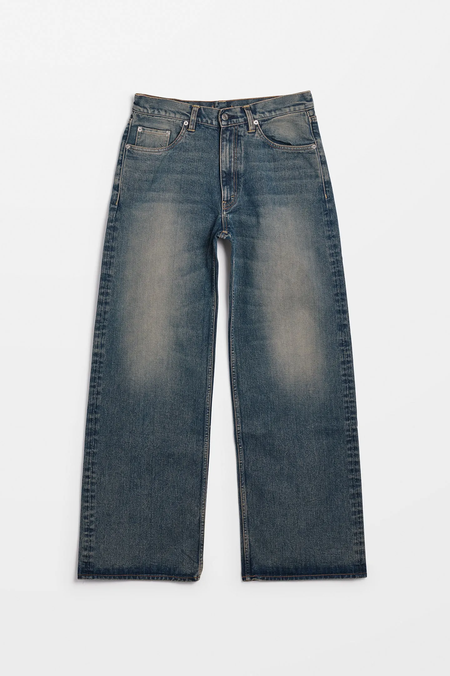 Low-Waist Wide-Leg Jeans
