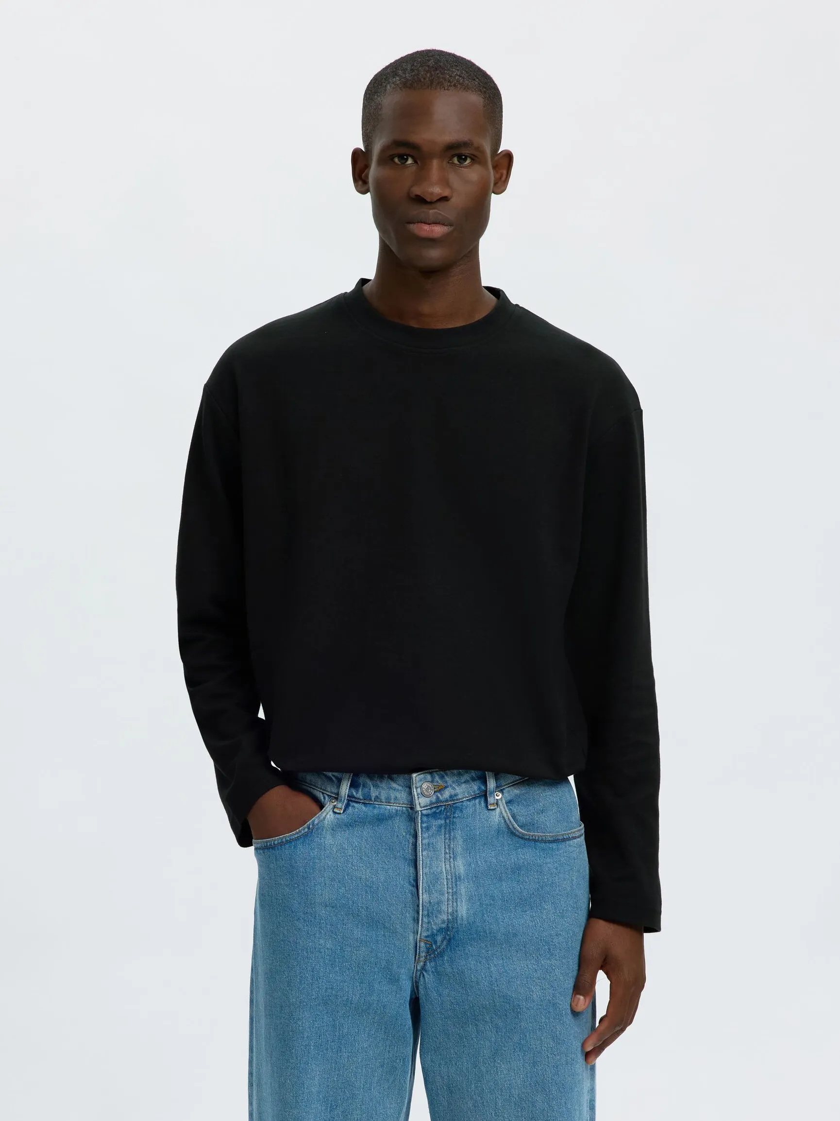 LOOSE FIT LANGERMET T-SKJORTE