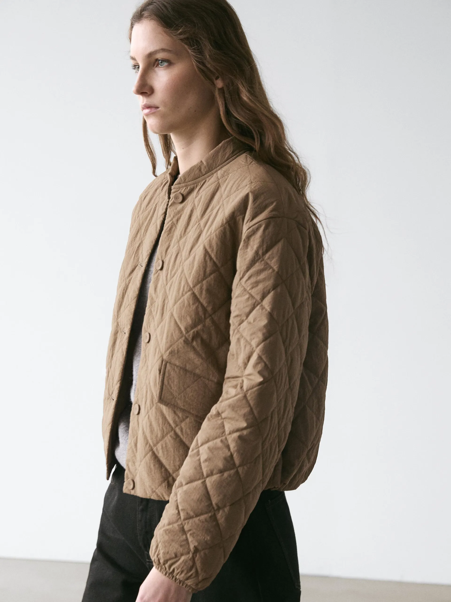 Krátká lehká prošívaná bunda