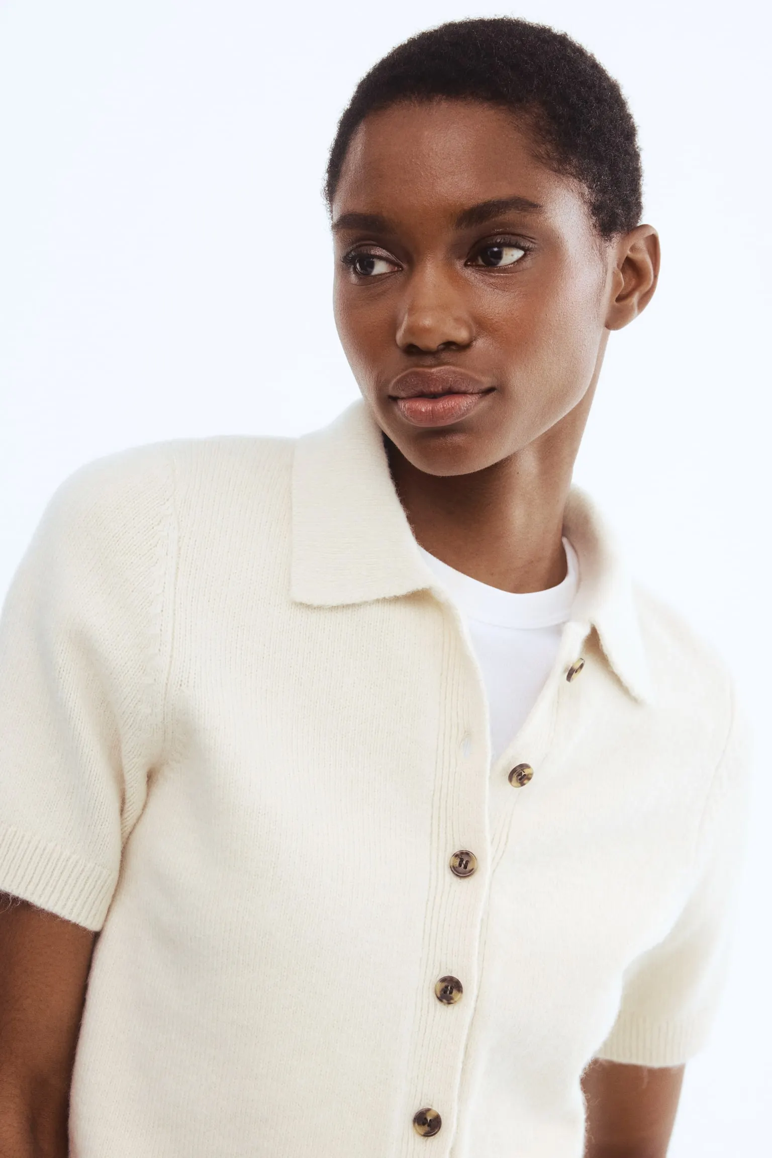 Cárdigan de manga corta con cuello