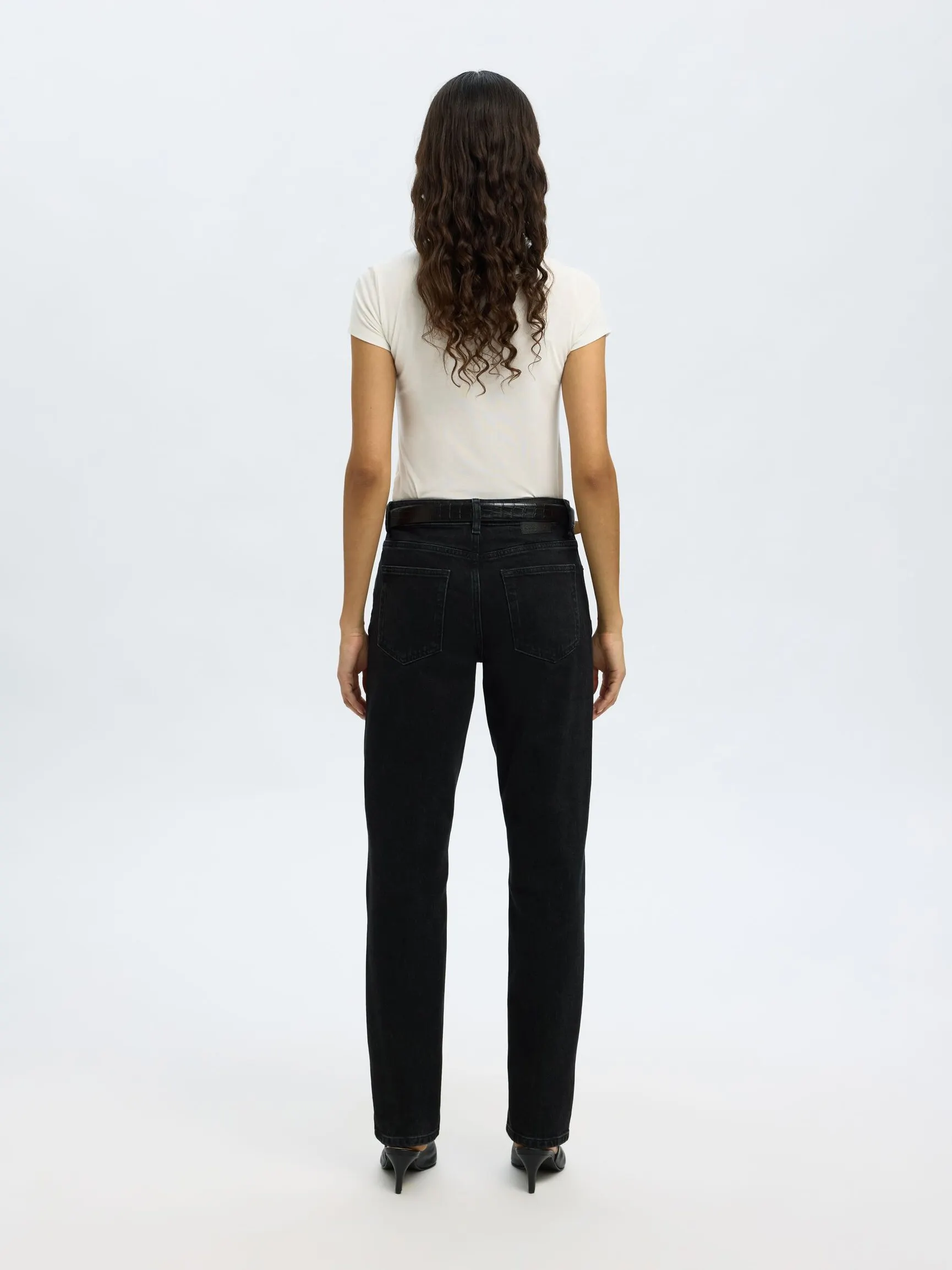 MID WAIST SLIM JEANS MED TAPERED FIT