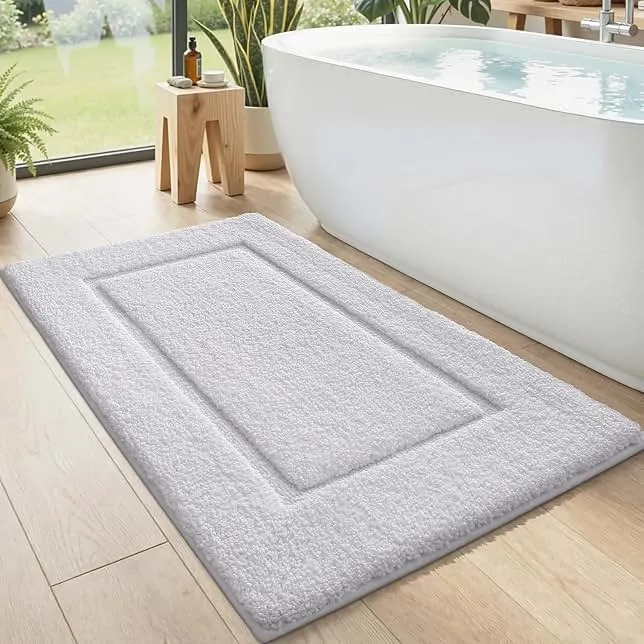DEXI Bath Mat 43x24, Absorbent and Non Slip Bathroom Rugs, White | Soft Plush Microfiber Bathmat, Machine Washable & Quick Dry, Rubber Back Rug for Shower, Tub, Sink