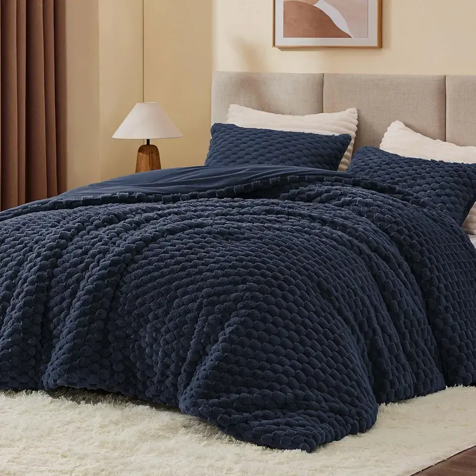 BEDELITE Fluffy Queen Comforter Set - Navy Blue Fleece Soft Comforter for Queen Size Bed, Luxury Warm Bedding Set for Winter, Fuzzy Bed Set 3 Pieces (1 Comforter, 2 Pillowcases)