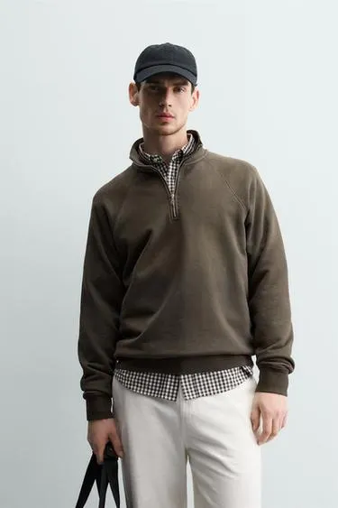 WASHED QUARTER-ZIP SWEATSHIRT
