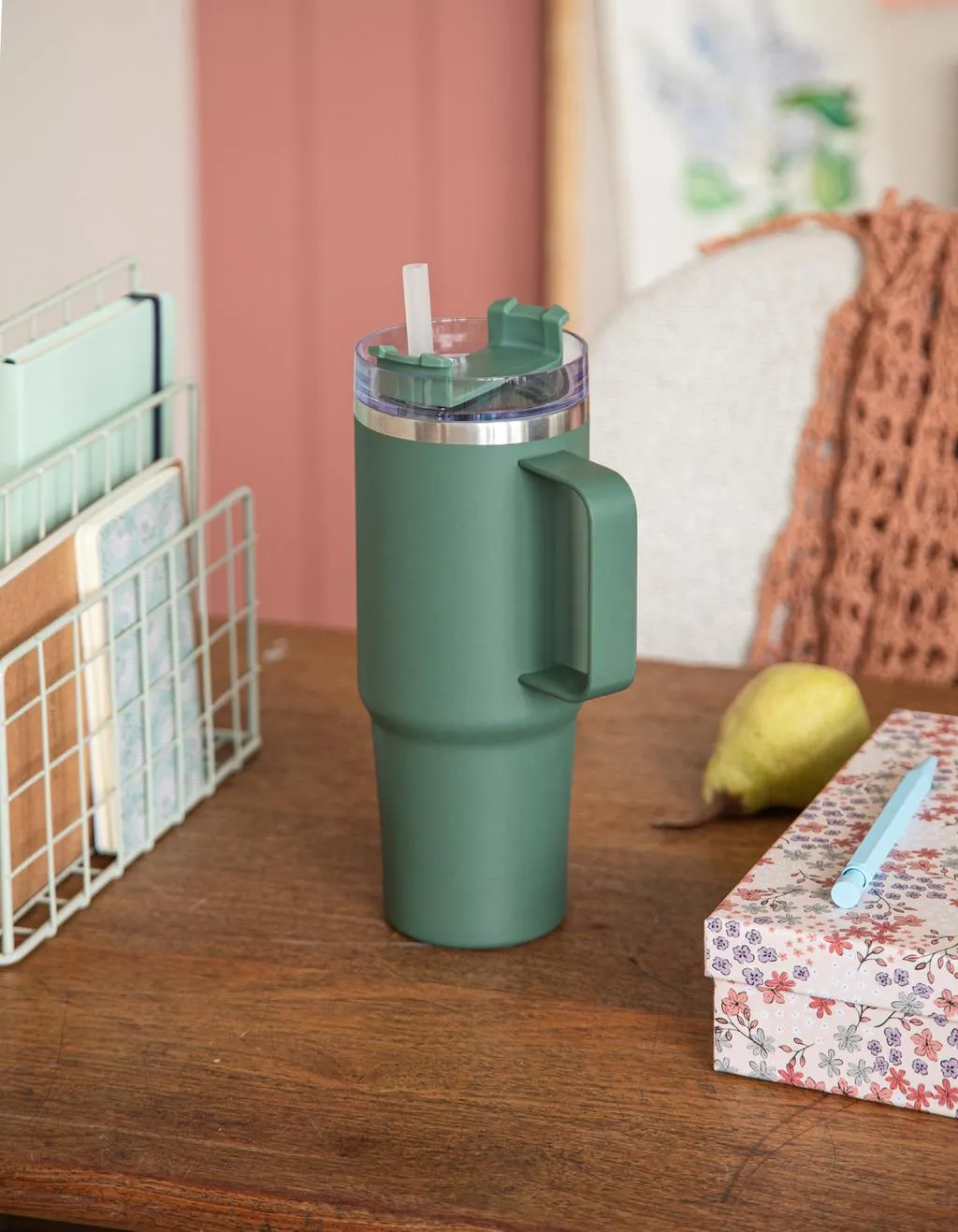 Thermobecher mit Strohhalm und Griff 880 ml