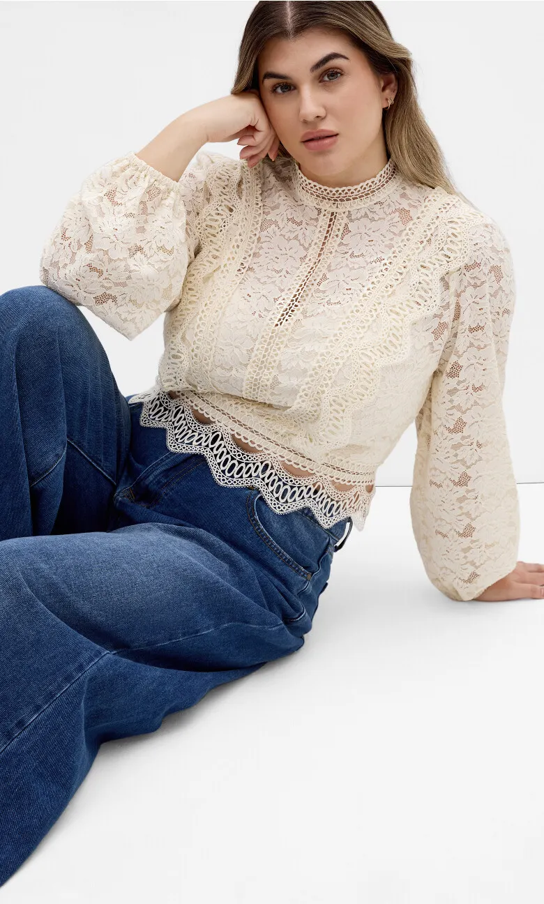 Lucielle Long Sleeve Lace Top - porcelain