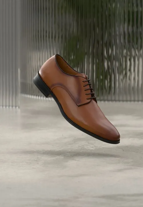 Pensko med snøring - cognac