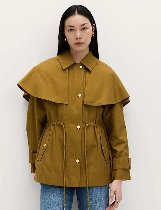 Taillierter Cape-Mantel aus reiner Baumwolle mit Kragen