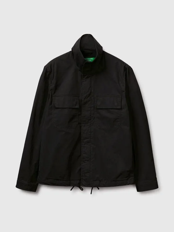Short jacket with pockets