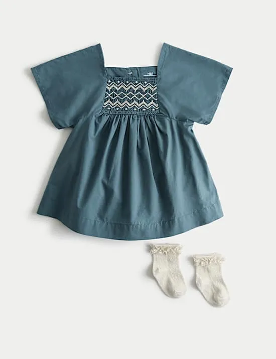 2-teiliges Set mit hohem Baumwollanteil, bestehend aus Kleid und Socken (0–24 Monate)