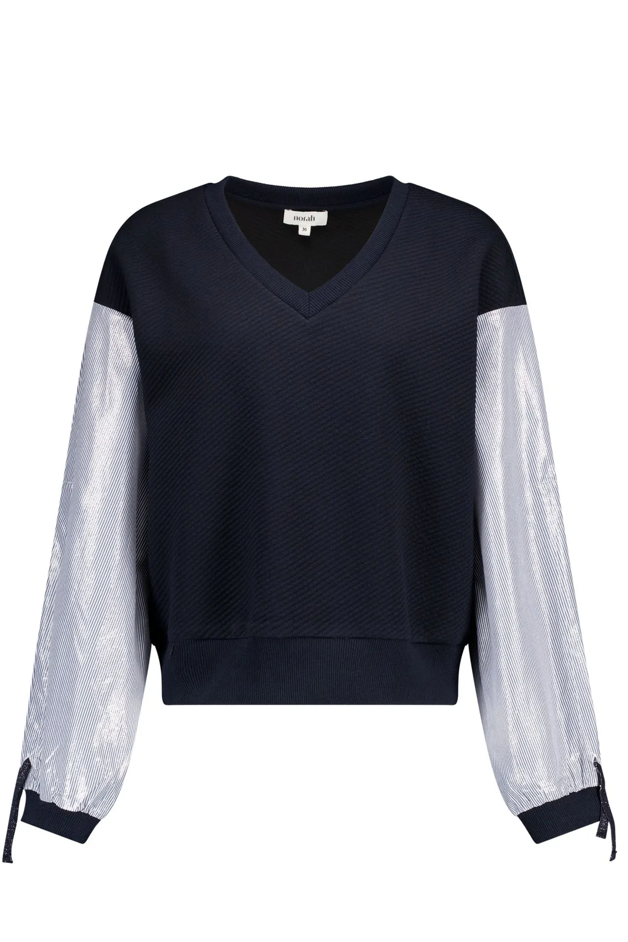 Blauwe sweater met gestreepte mouwen
