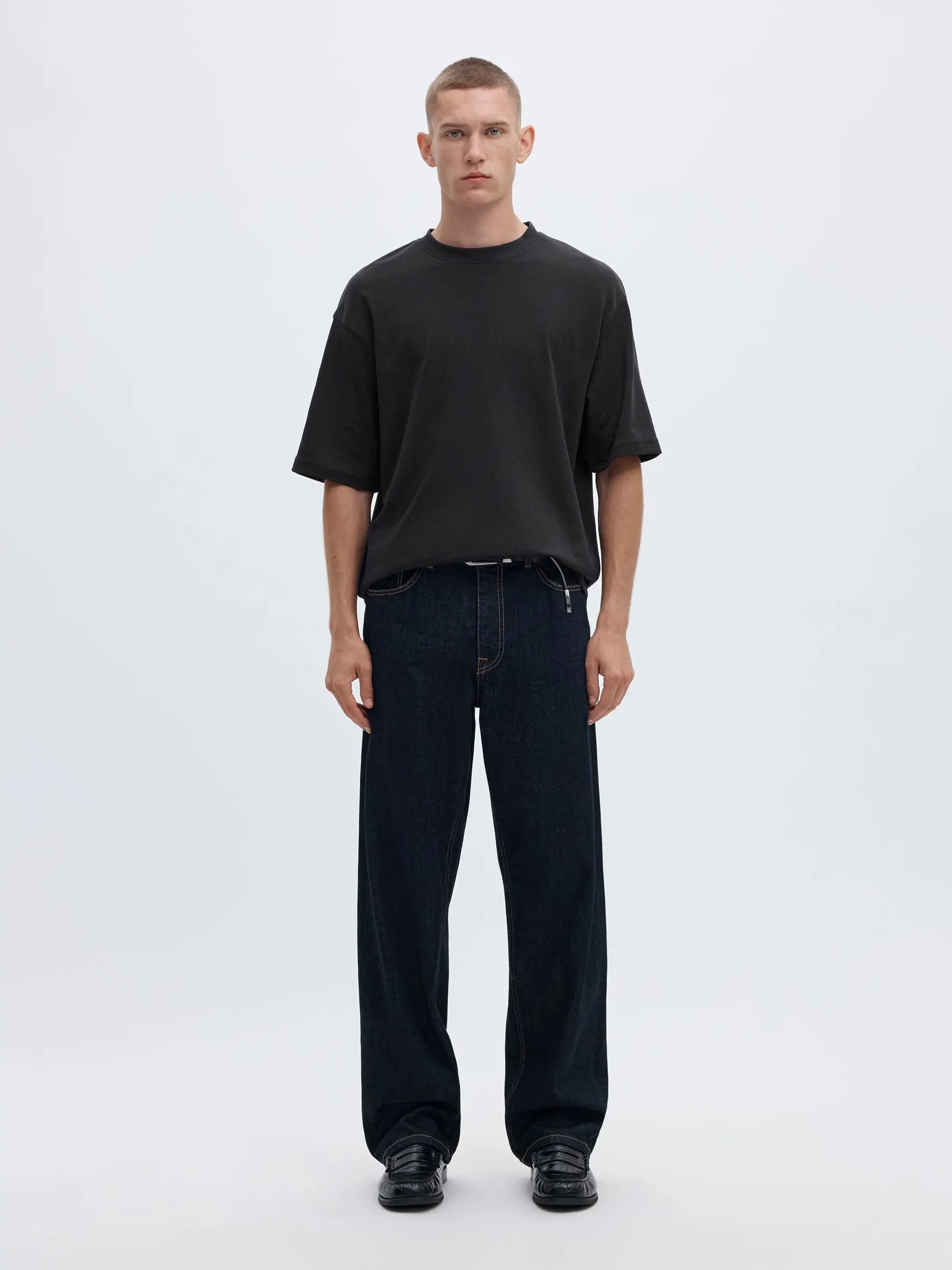 LOOSE FIT T-SKJORTE