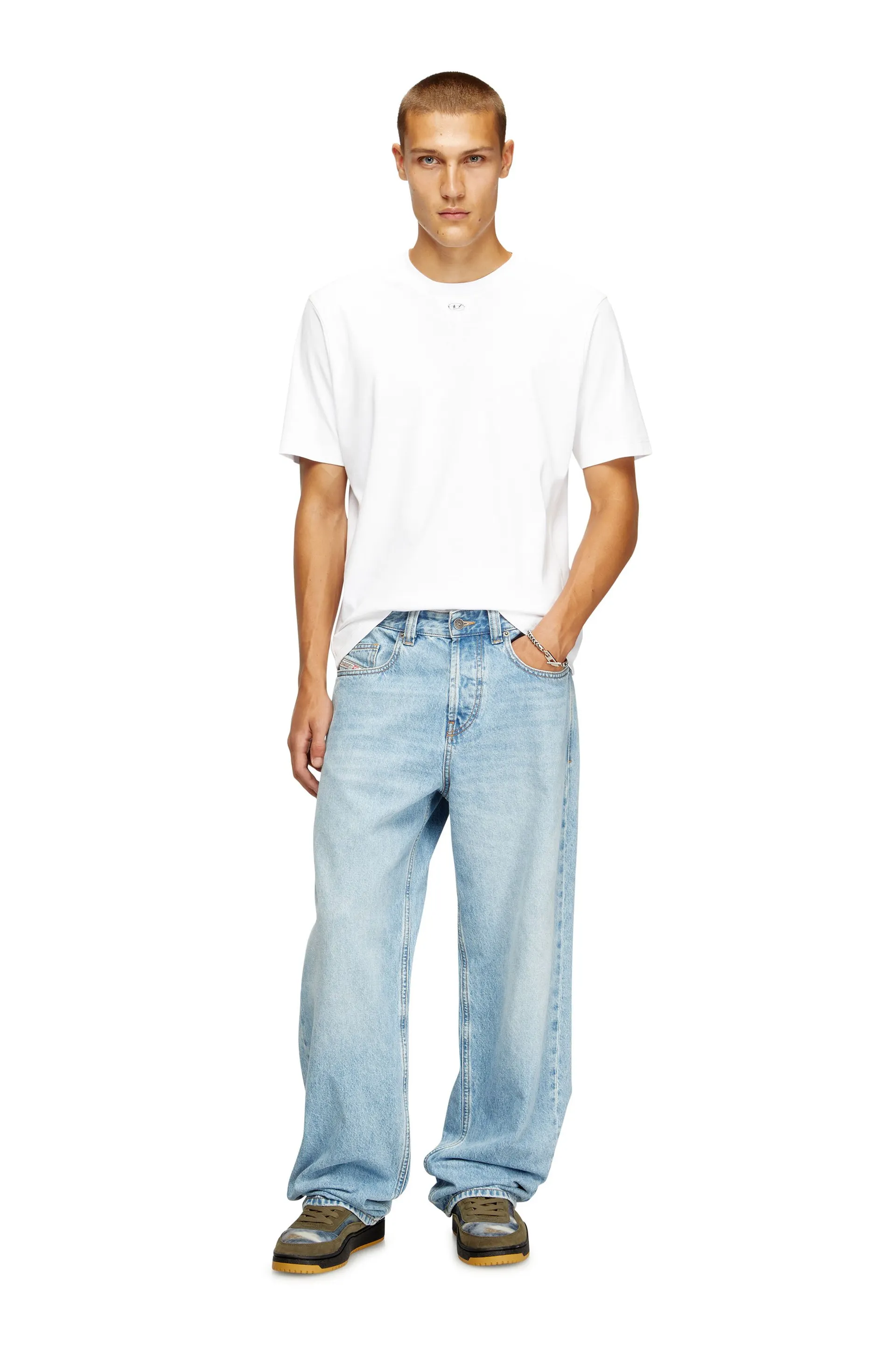 Regular T-shirt with crew neck and Oval D