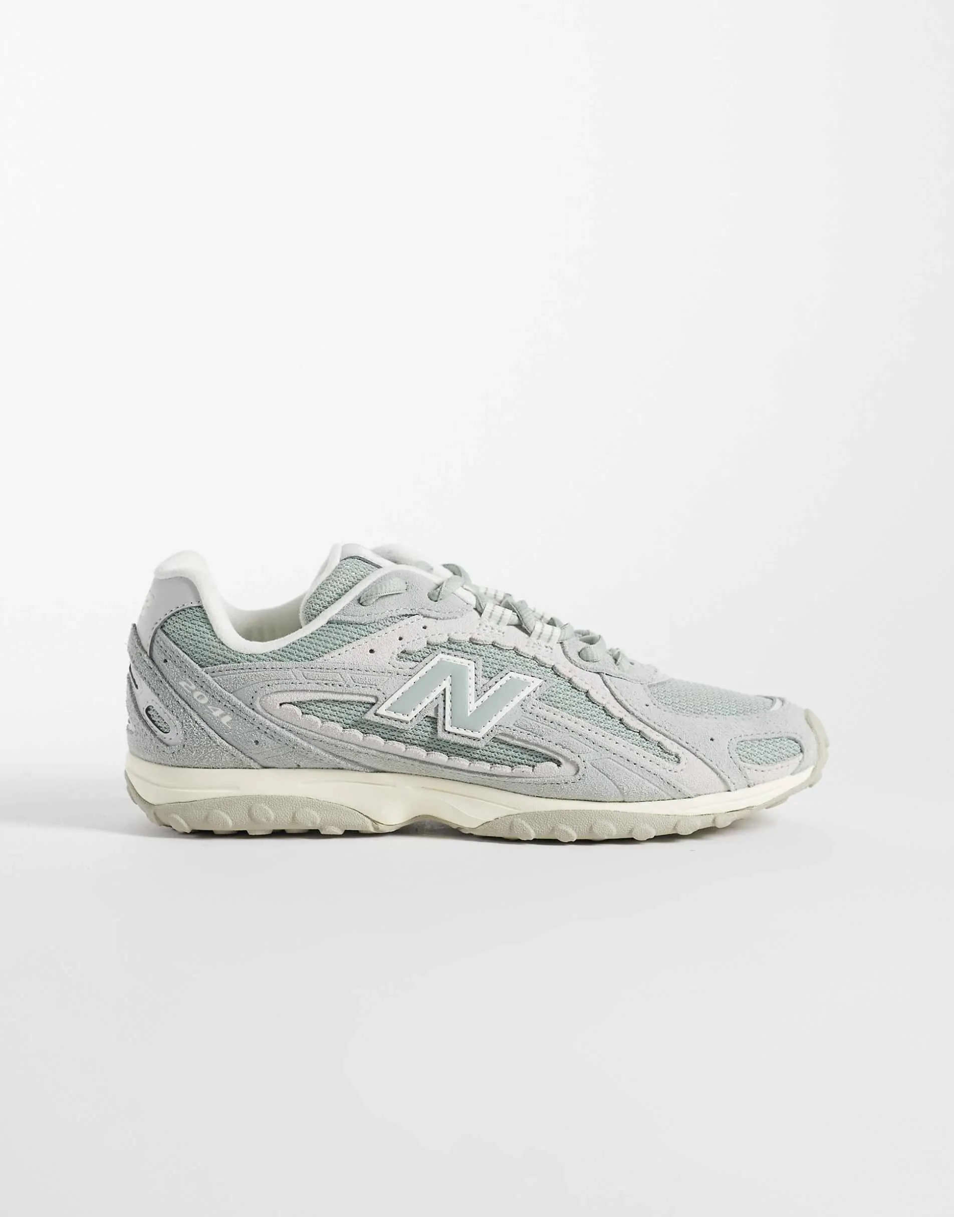 New Balance 204L scallop trainers in grey and sage green