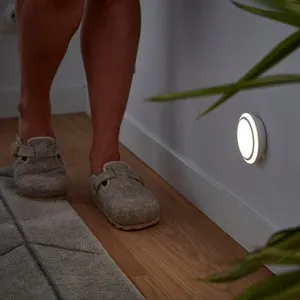 Lampada da notte trixi led integrato con sensore di movimento