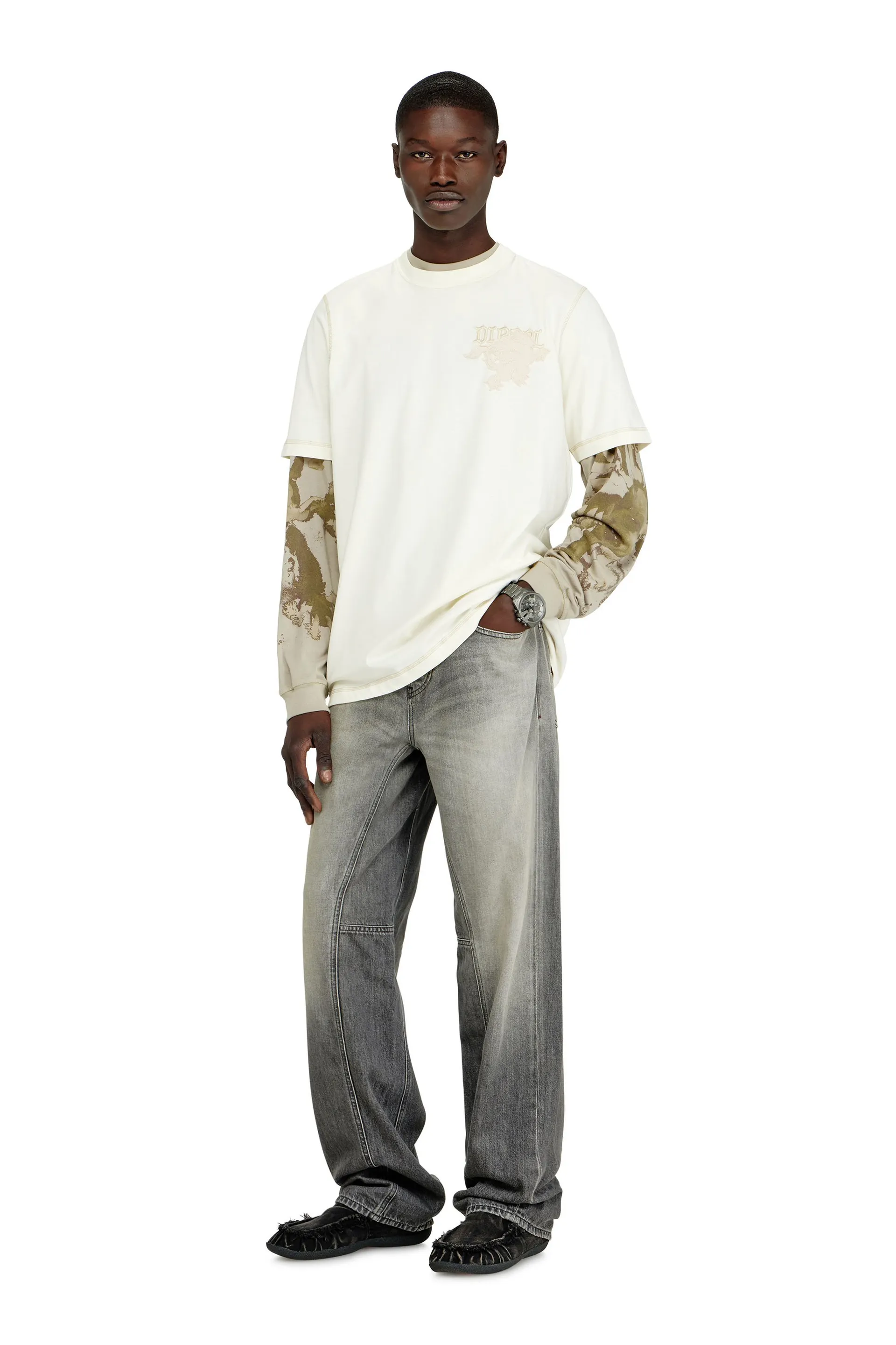 Regular T-shirt with embroidered patch