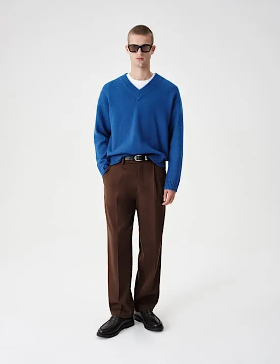 Grober Pullover mit V-Ausschnitt aus Wollmischgewebe