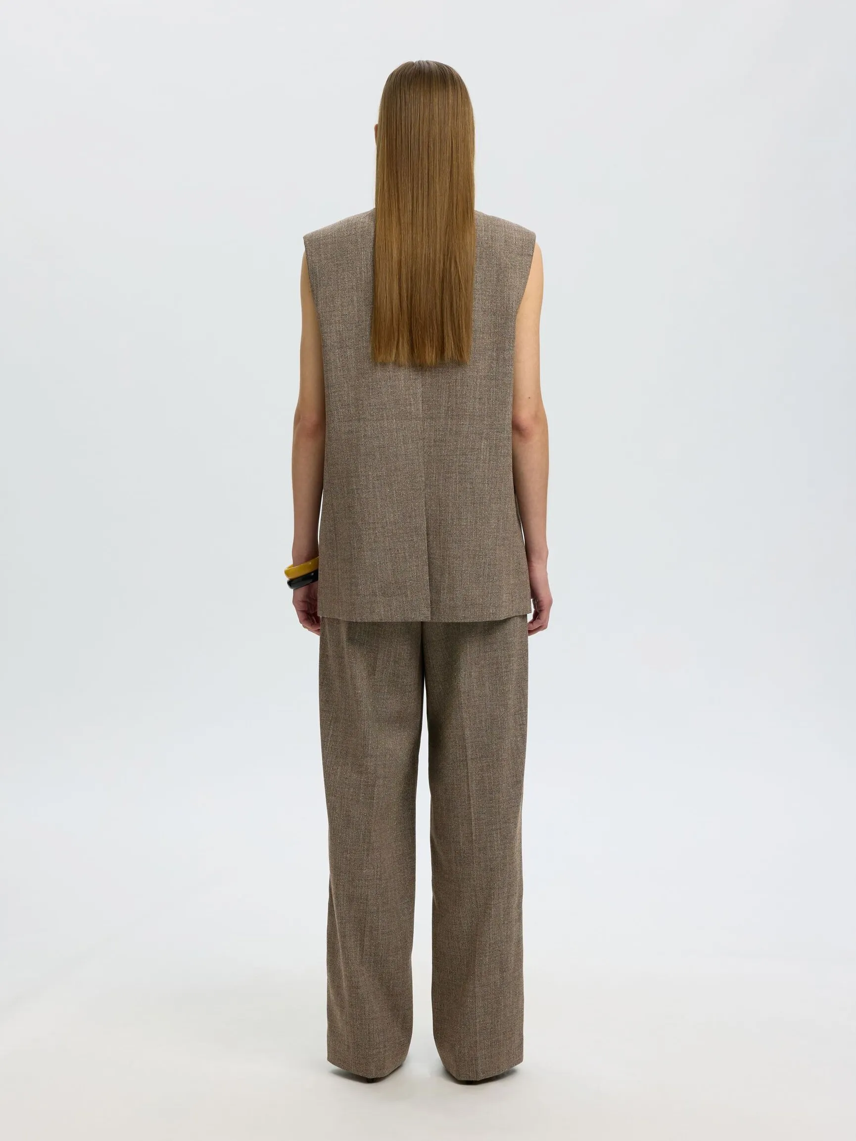RELAXED FIT VEST