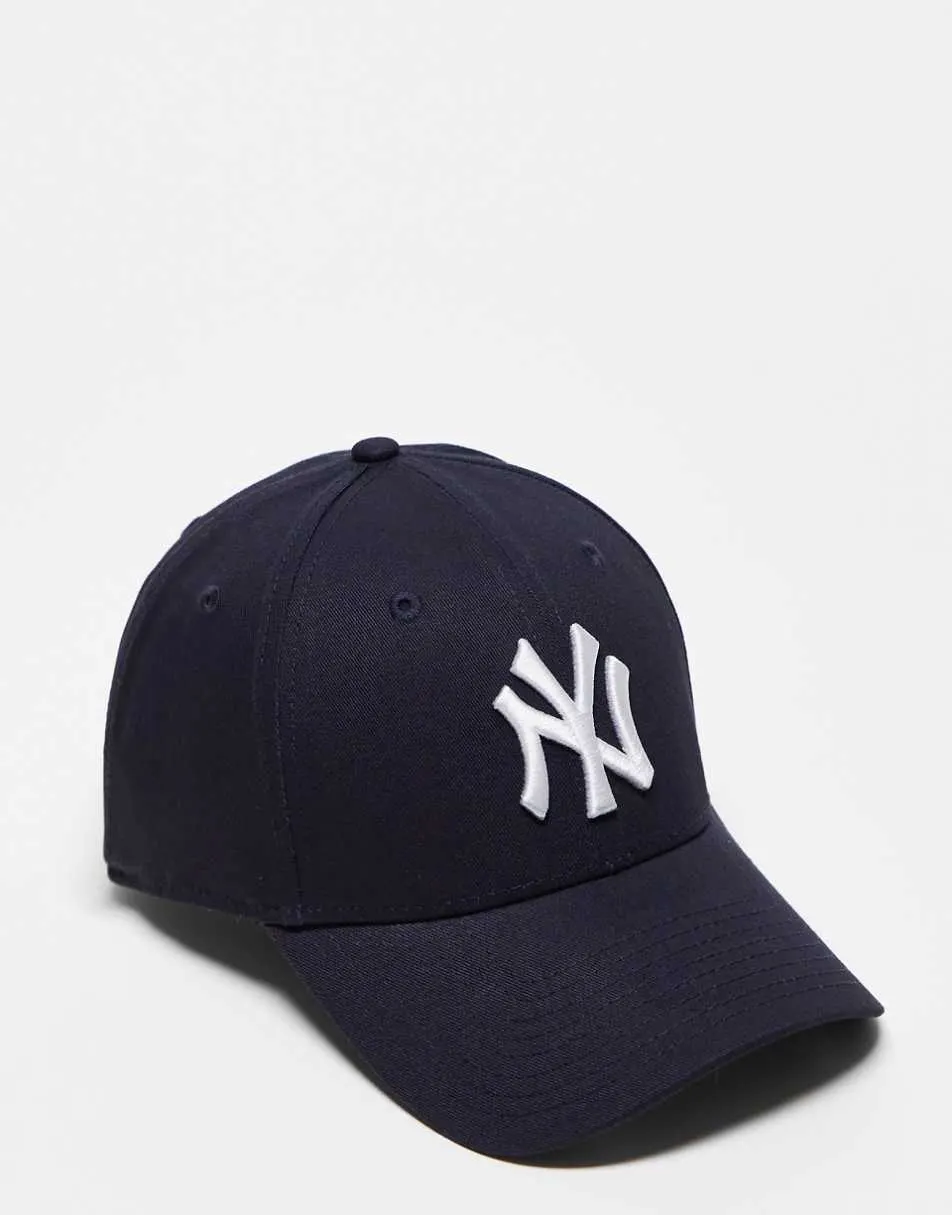 New Era NY Yankees 9forty cap in dark navy
