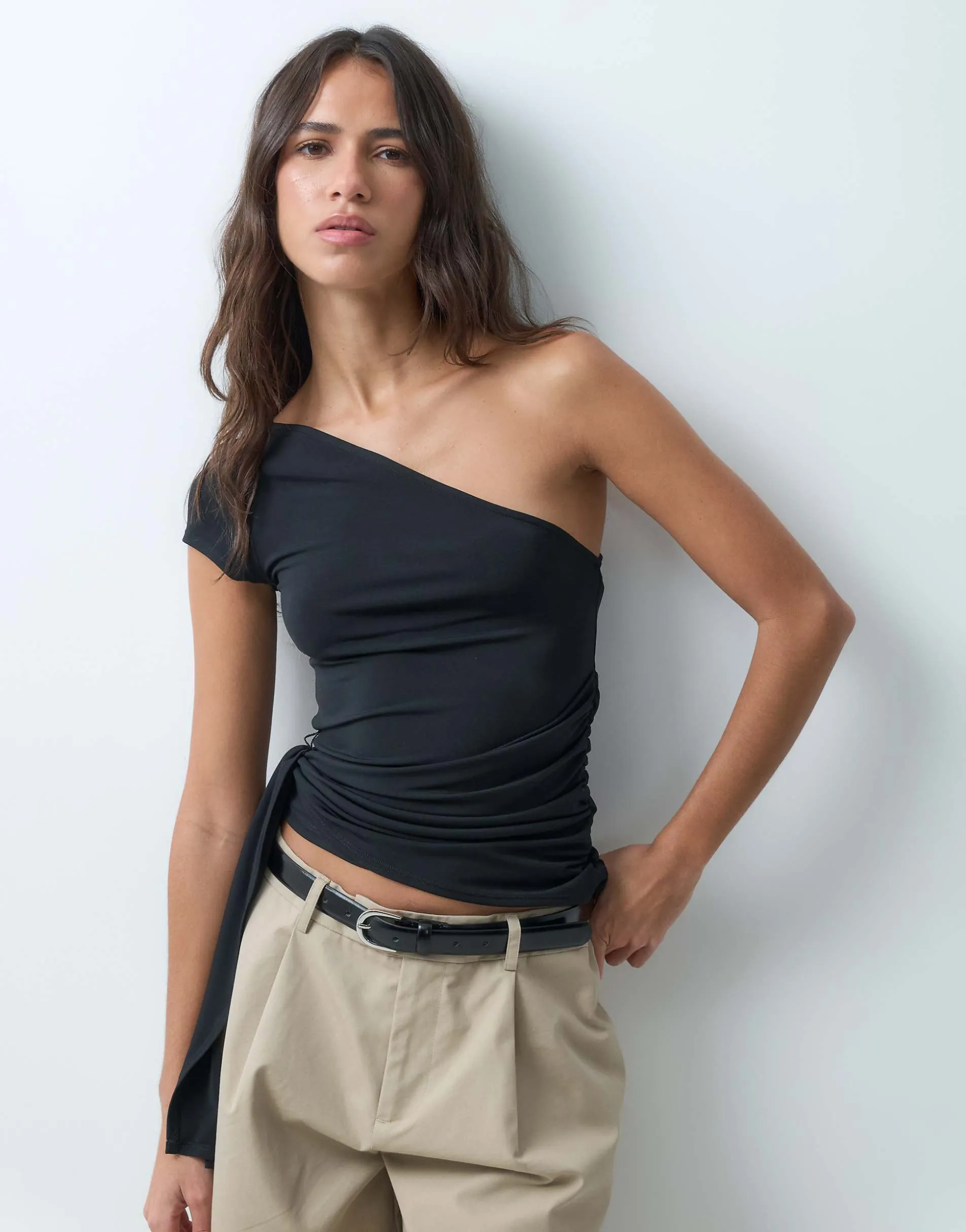 Supre lyra asymmetic top in black
