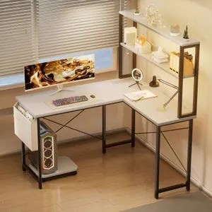 Escritorio en L 135cm con LED, enchufes y almacenamiento multifuncional, para juegos y trabajo
