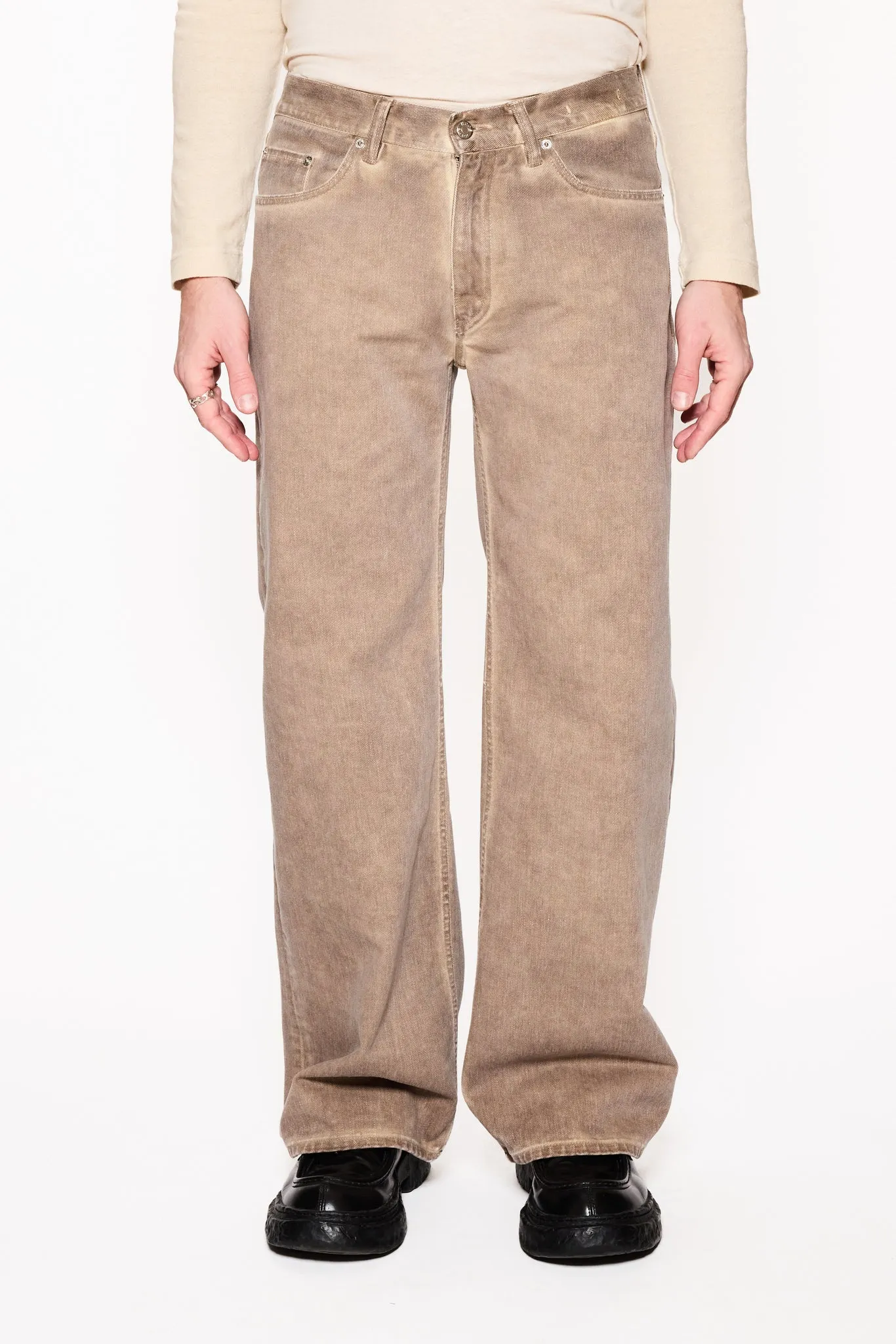 Low-Waist Wide Leg Jeans