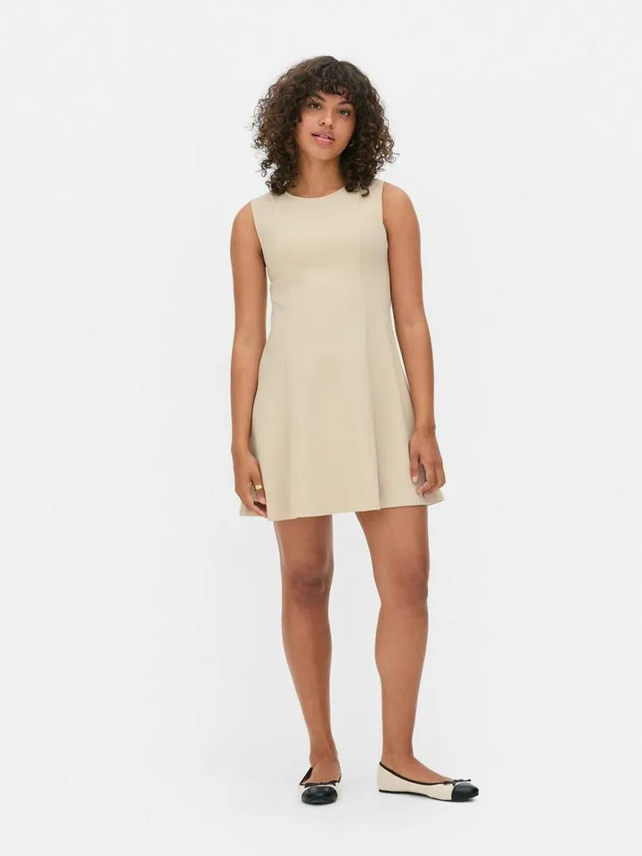 Mini robe droite en crêpe