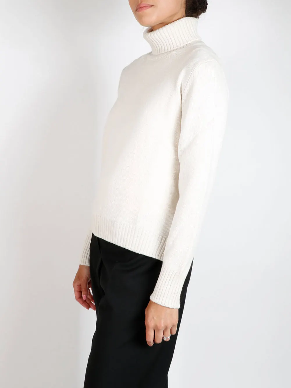 TURTLE NECK SWEATER