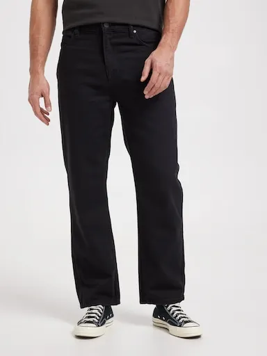 Wrangler Slacker Jean In Steele Black