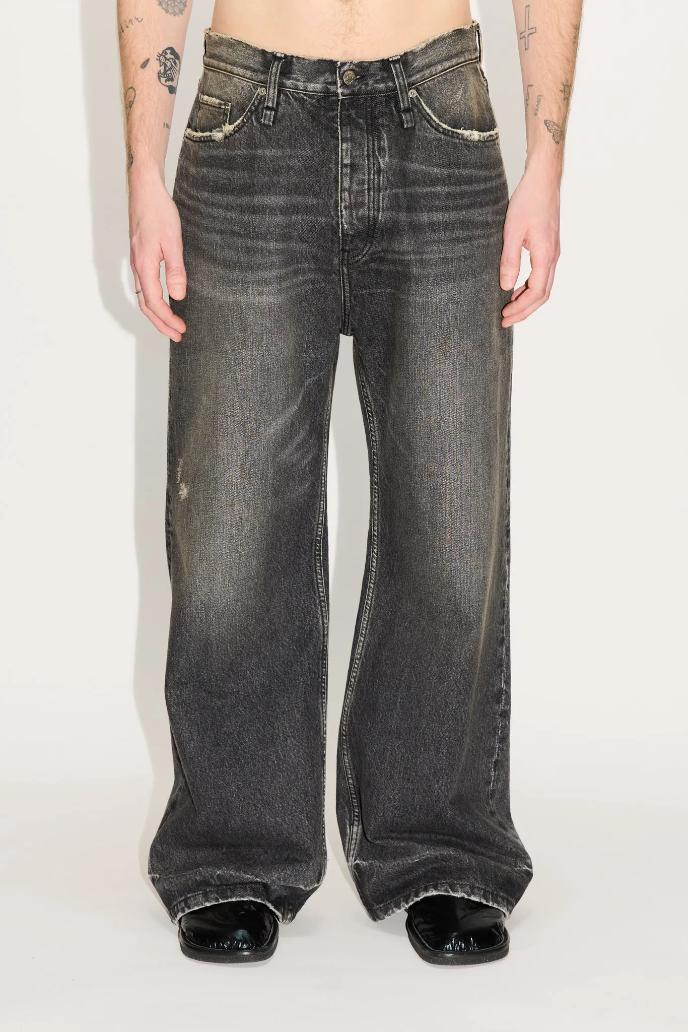 Wide-Leg Jeans