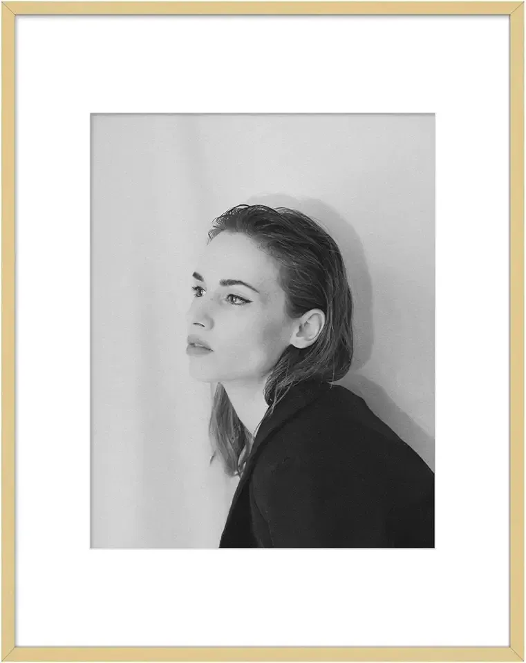 Golden State Art - 11x14 Aluminum Picture Frame - with Mat for 8x10 Photo or Without Mat for 11 x 14 Photo - Real Glass Cover - Simple and Elegant Decor for Wall Mounting - 1 Pack - Gold