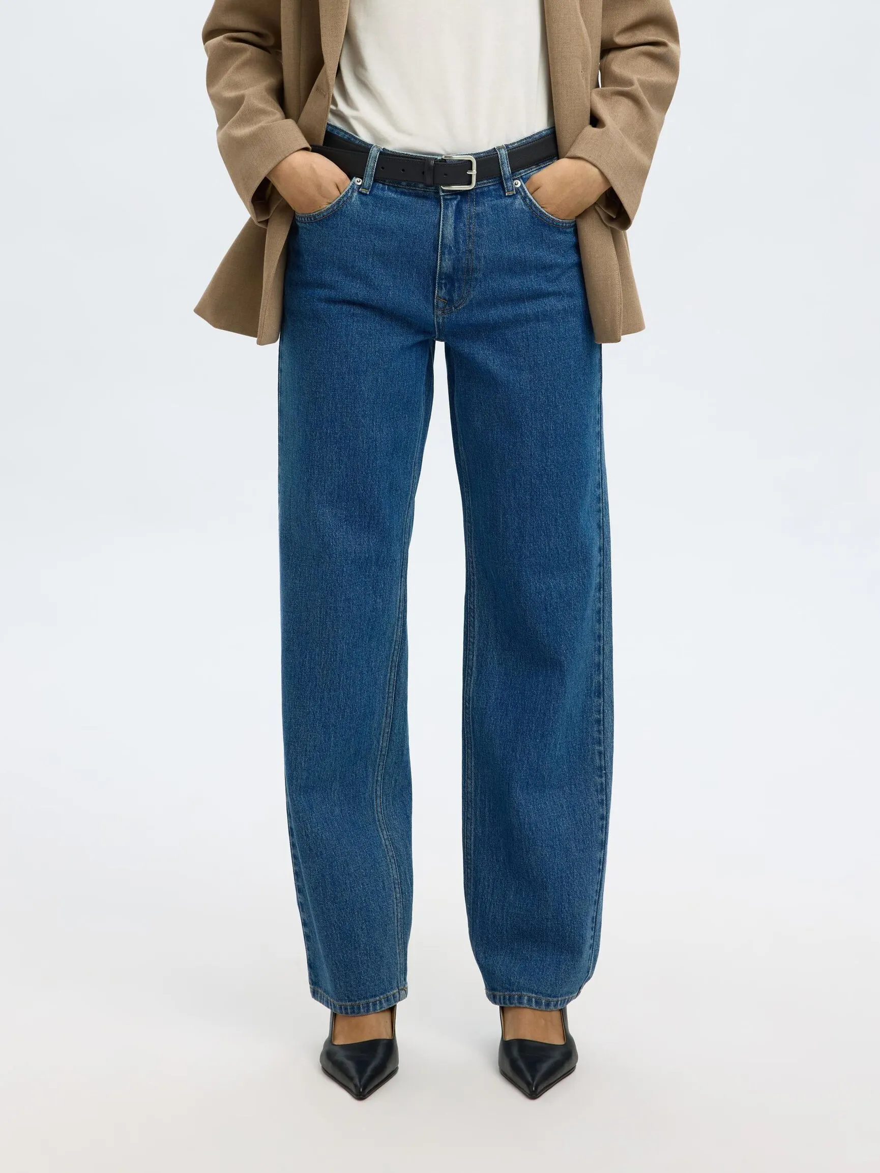 MID WAIST STRAIGHT FIT JEANS