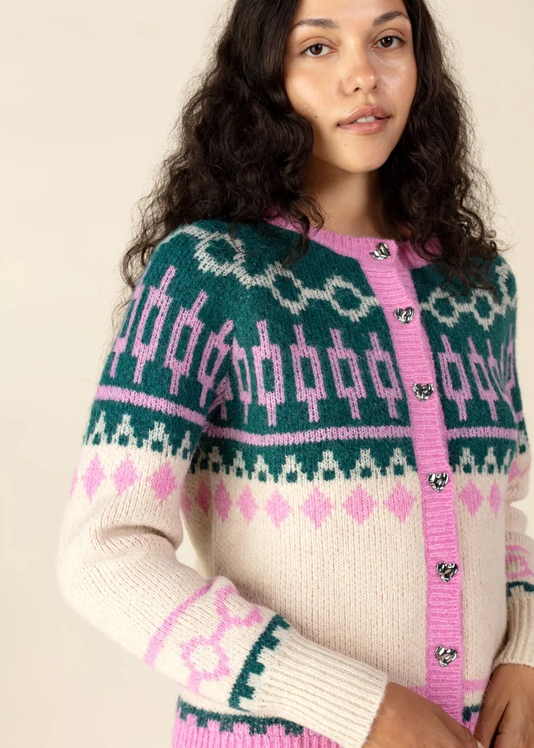 Jacquardstickad cardigan med hjärtknappar