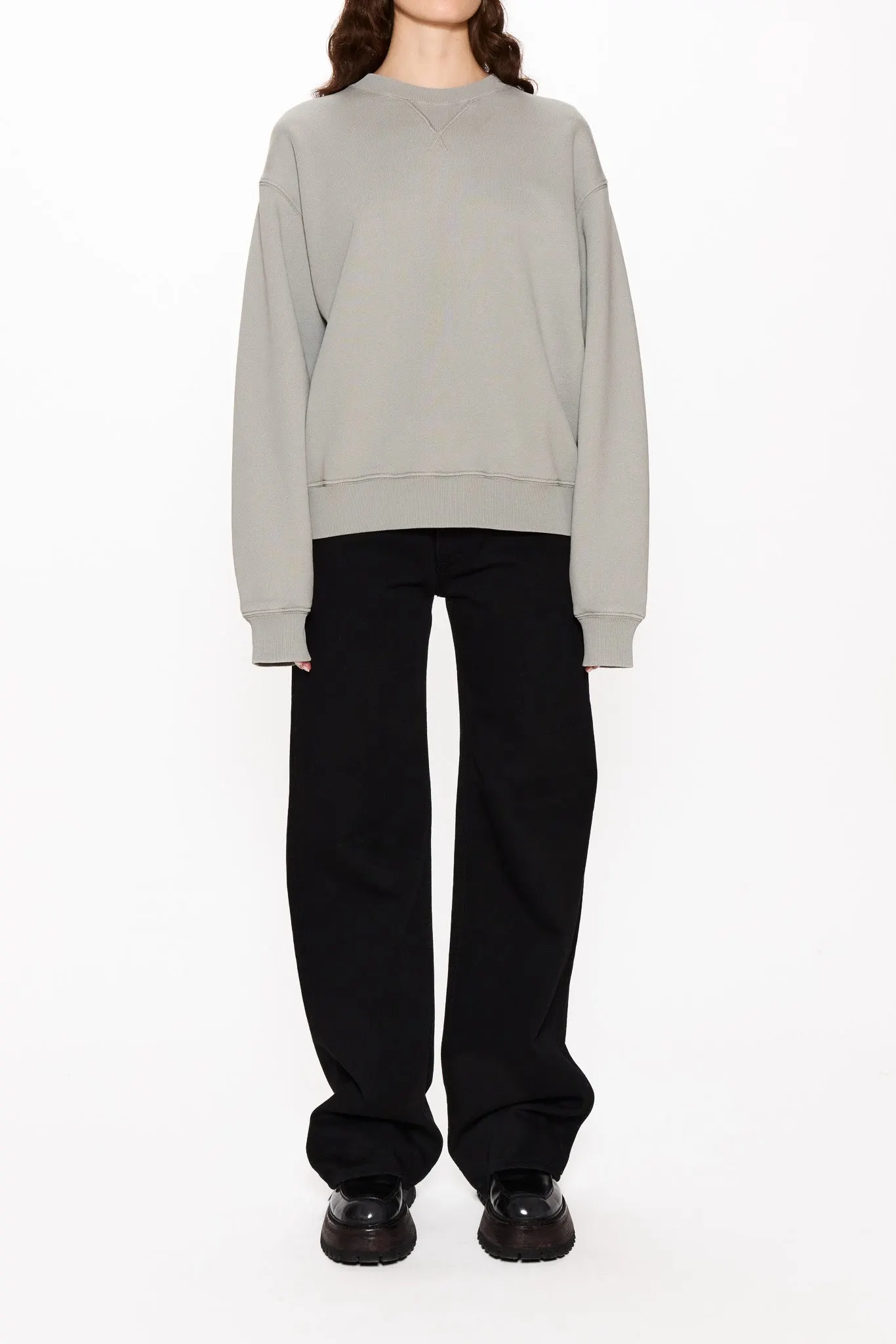 Low-Waist Wide-Leg Jeans