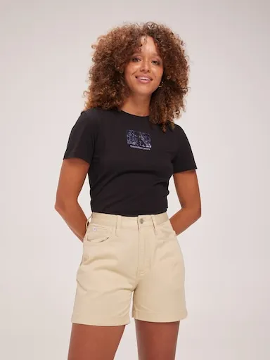 Calvin Klein Woven Label Mom Shorts In Green Haze