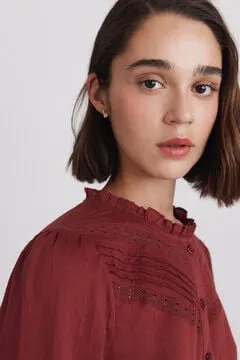 Blusa romántica cuello volantes