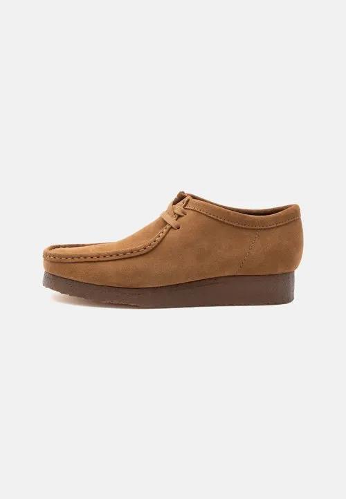 WALLABEE - Casual snøresko - cola