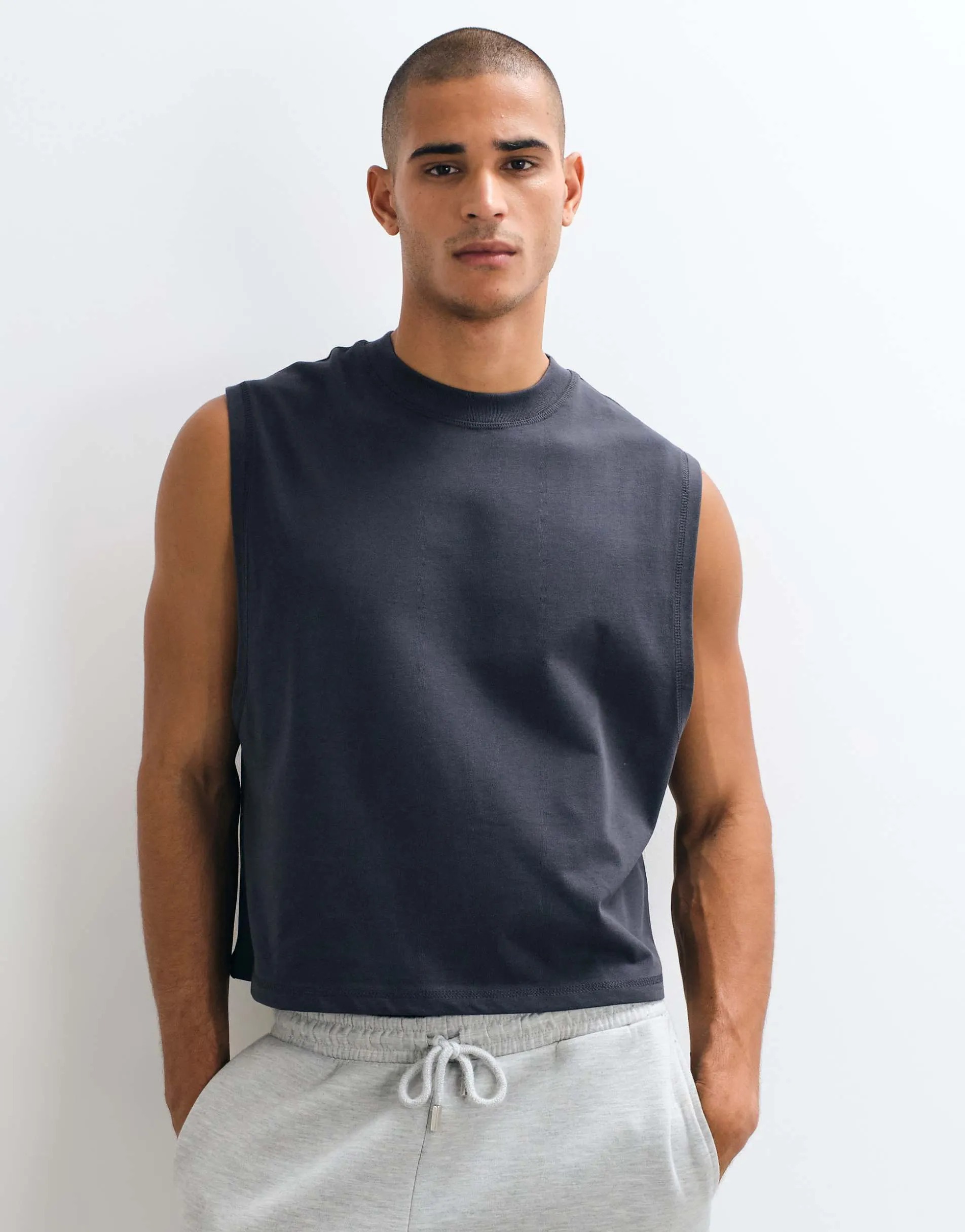 4505 cotton cropped lifting tank with quick dry finish in charcoal