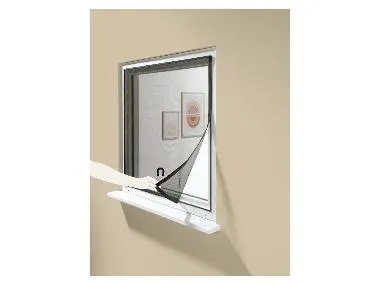 Cortina mosquitera con cierre magnético