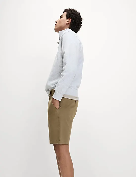 Normal geschnittene Chino-Shorts mit Stretch