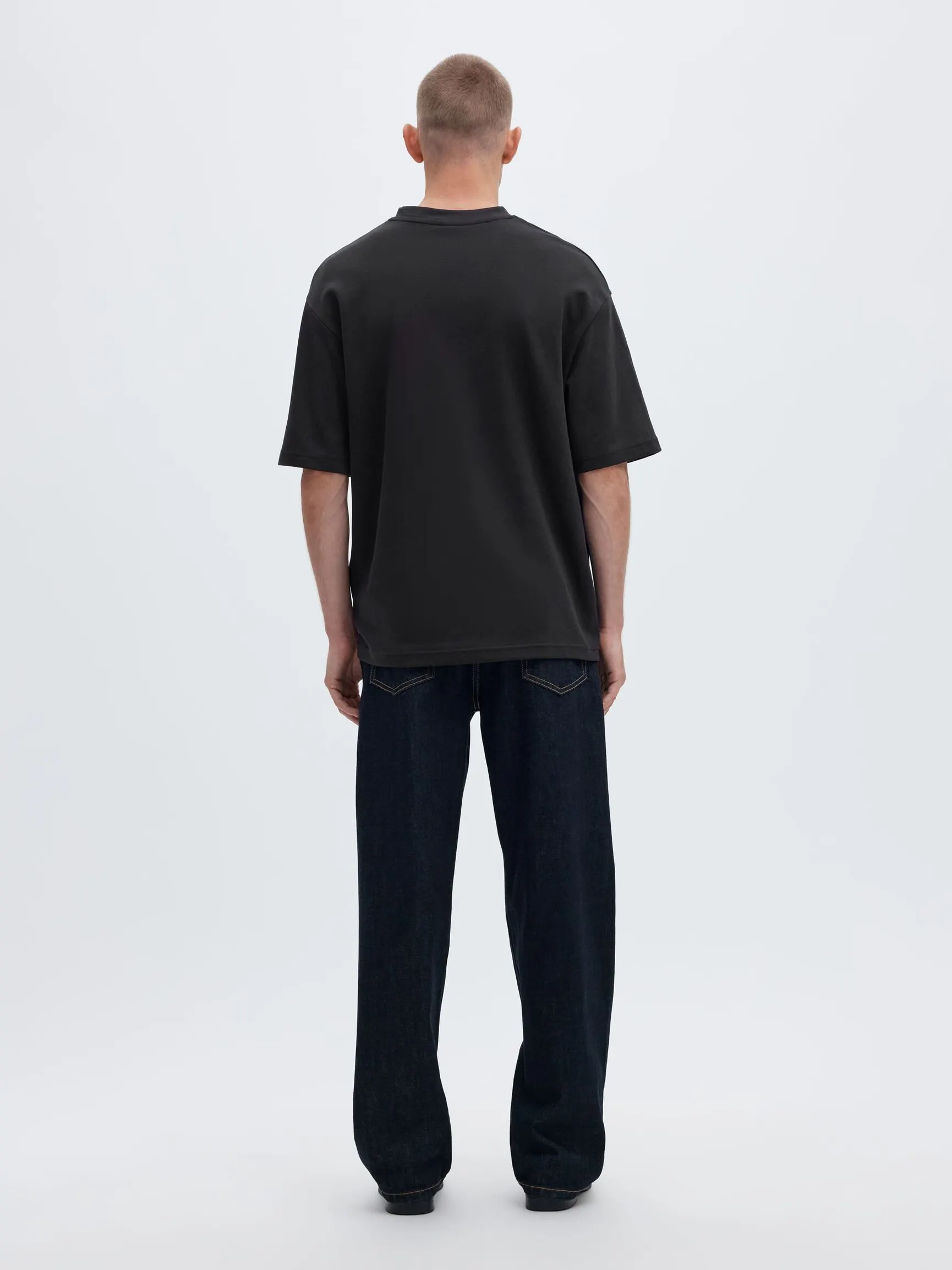 LOOSE FIT T-SKJORTE