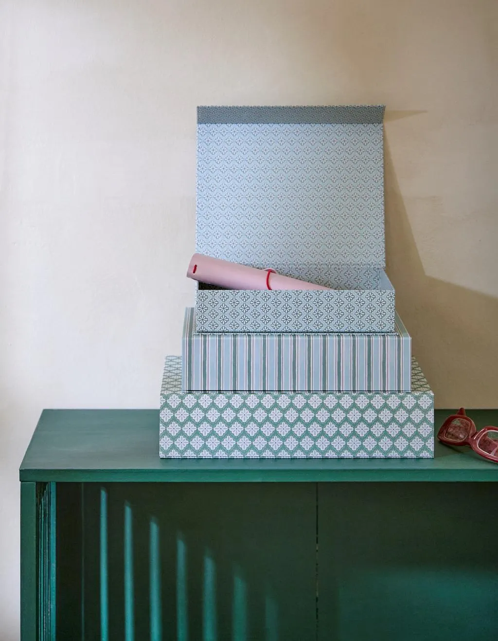 Aufbewahrungsbox mit Magnet