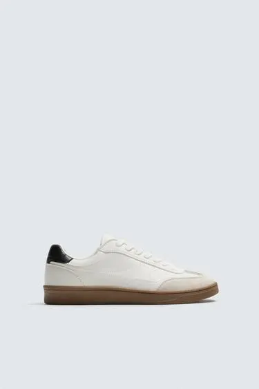 TRAINERS WITH CONTRAST SOLE