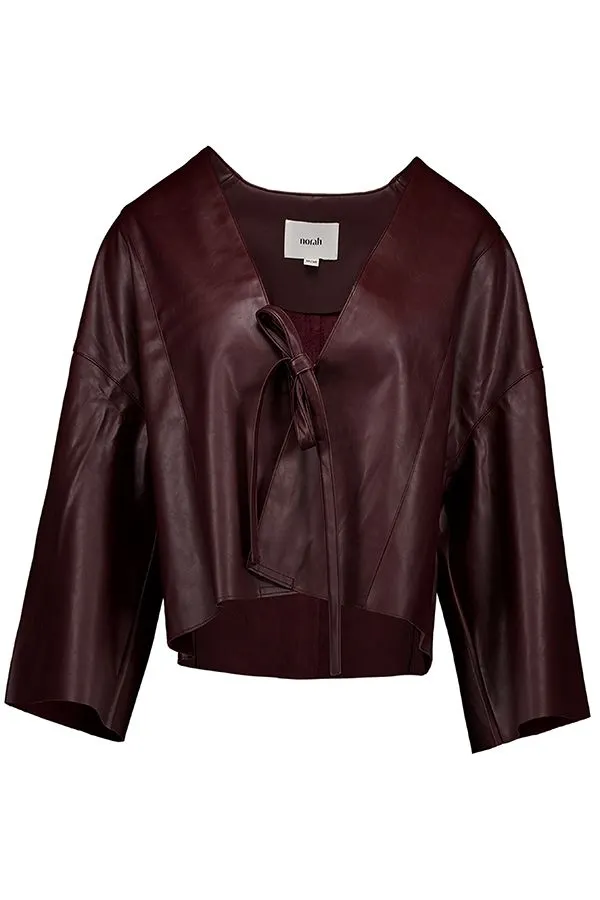 Bordeaux jasje van imitatieleer met striksluiting