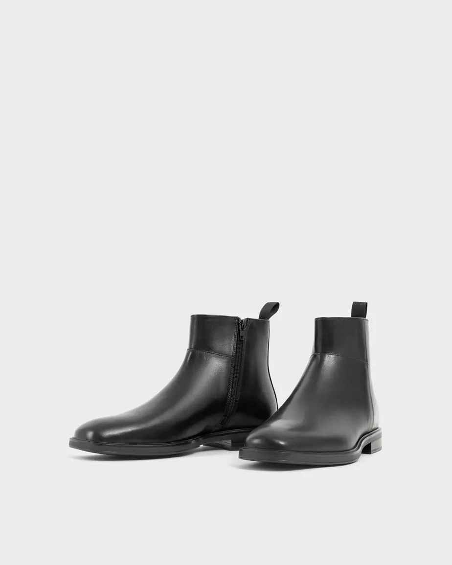 Andrew Boots