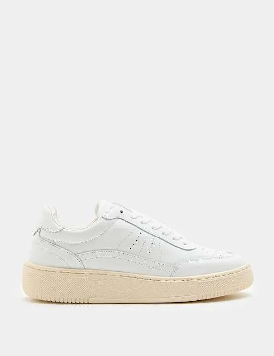 Flache Lederturnschuhe