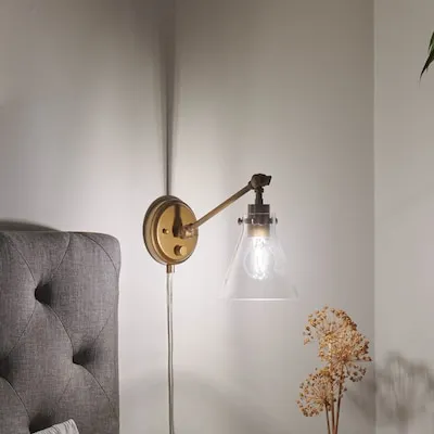 Odessa 4.75-in W 1 -Light Brushed Gold Transitional Wall Sconce